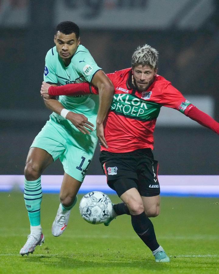 斯通还手握 斯通还手握