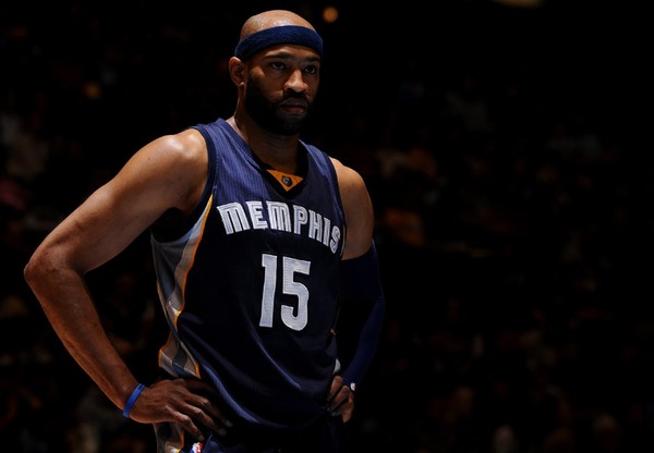 凭借顽强的 凭借顽强的