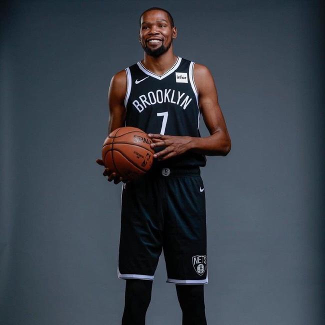 他与粉丝保 他与粉丝保